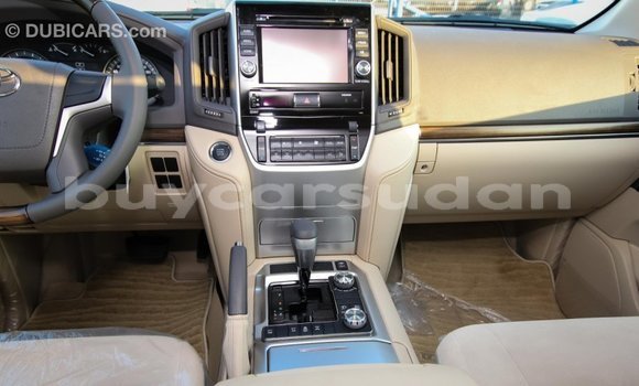 Buy Import Toyota Land Cruiser White Car in Import - Dubai in Al Jazirah State Buy Import Toyota Land Cruiser White Car in Import - Dubai in Al Jazirah State