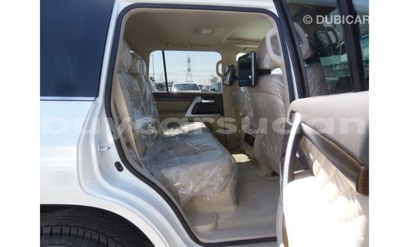 Buy Import Toyota Land Cruiser White Car in Import - Dubai in Al Jazirah State Buy Import Toyota Land Cruiser White Car in Import - Dubai in Al Jazirah State