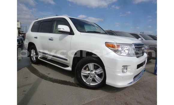 Buy Import Toyota Land Cruiser White Car in Import - Dubai in Al Jazirah State Buy Import Toyota Land Cruiser White Car in Import - Dubai in Al Jazirah State