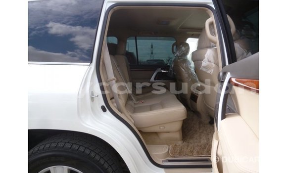 Buy Import Toyota Land Cruiser White Car in Import - Dubai in Al Jazirah State Buy Import Toyota Land Cruiser White Car in Import - Dubai in Al Jazirah State