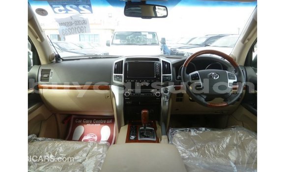 Buy Import Toyota Land Cruiser White Car in Import - Dubai in Al Jazirah State Buy Import Toyota Land Cruiser White Car in Import - Dubai in Al Jazirah State