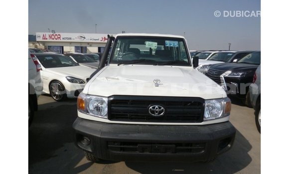 Acheter Import Voiture Toyota Land Cruiser Blanc à Import - Dubai, État d'Al Jazirah Acheter Import Voiture Toyota Land Cruiser Blanc à Import - Dubai, État d'Al Jazirah