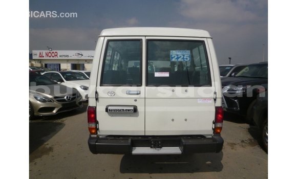 Buy Import Toyota Land Cruiser White Car in Import - Dubai in Al Jazirah State Buy Import Toyota Land Cruiser White Car in Import - Dubai in Al Jazirah State