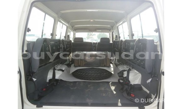 Buy Import Toyota Land Cruiser White Car in Import - Dubai in Al Jazirah State Buy Import Toyota Land Cruiser White Car in Import - Dubai in Al Jazirah State