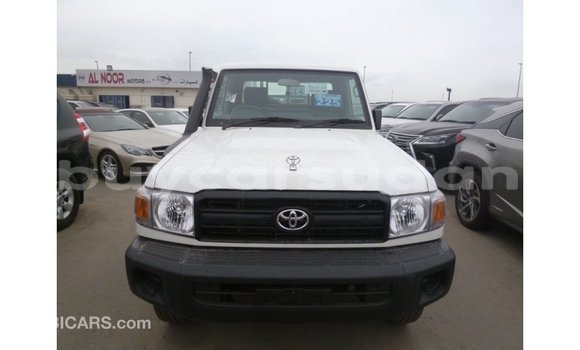 Buy Import Toyota Land Cruiser White Car in Import - Dubai in Al Jazirah State Buy Import Toyota Land Cruiser White Car in Import - Dubai in Al Jazirah State