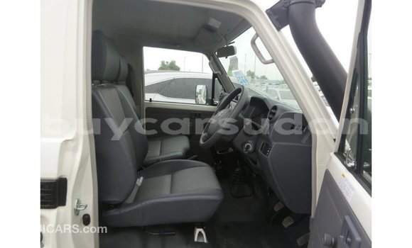 Buy Import Toyota Land Cruiser White Car in Import - Dubai in Al Jazirah State Buy Import Toyota Land Cruiser White Car in Import - Dubai in Al Jazirah State