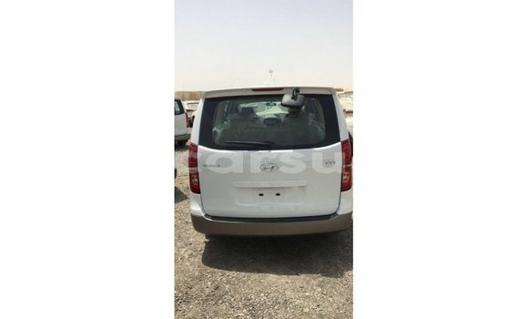 Buy Import Hyundai Accent White Car in Import - Dubai in Al Jazirah State Buy Import Hyundai Accent White Car in Import - Dubai in Al Jazirah State