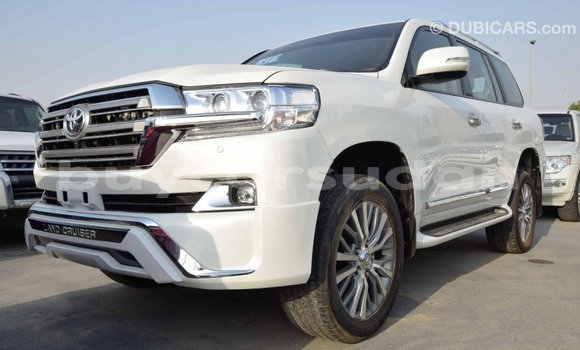 Buy Import Toyota Land Cruiser White Car in Import - Dubai in Al Jazirah State Buy Import Toyota Land Cruiser White Car in Import - Dubai in Al Jazirah State