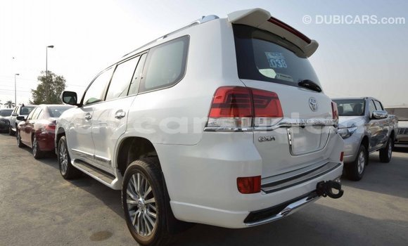 Buy Import Toyota Land Cruiser White Car in Import - Dubai in Al Jazirah State Buy Import Toyota Land Cruiser White Car in Import - Dubai in Al Jazirah State