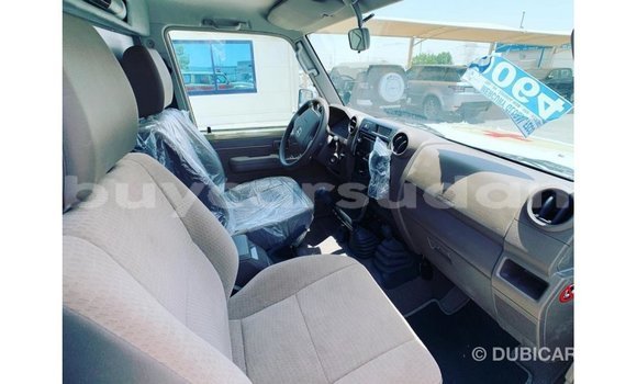 Buy Import Toyota Land Cruiser White Car in Import - Dubai in Al Jazirah State Buy Import Toyota Land Cruiser White Car in Import - Dubai in Al Jazirah State