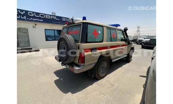 Buy Import Toyota Land Cruiser White Car in Import - Dubai in Al Jazirah State Buy Import Toyota Land Cruiser White Car in Import - Dubai in Al Jazirah State