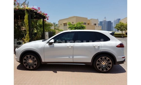Buy Import Porsche Cayenne White Car in Import - Dubai in Al Jazirah State Buy Import Porsche Cayenne White Car in Import - Dubai in Al Jazirah State