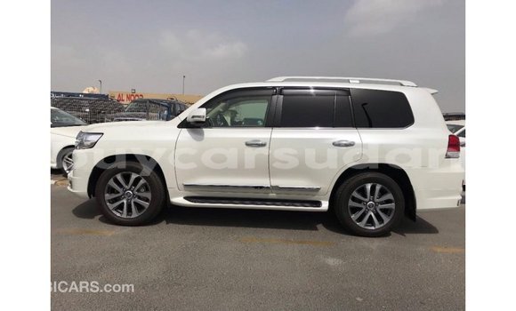 Buy Import Toyota Land Cruiser White Car in Import - Dubai in Al Jazirah State Buy Import Toyota Land Cruiser White Car in Import - Dubai in Al Jazirah State