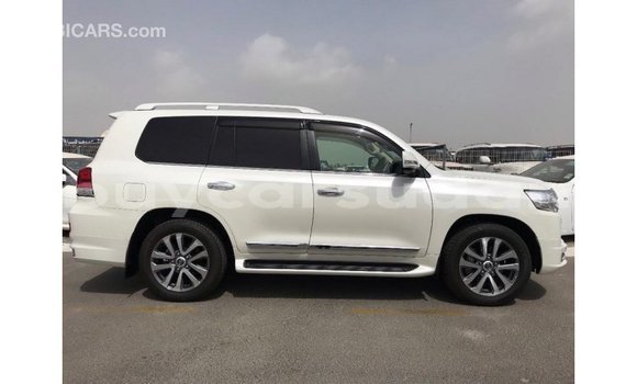 Buy Import Toyota Land Cruiser White Car in Import - Dubai in Al Jazirah State Buy Import Toyota Land Cruiser White Car in Import - Dubai in Al Jazirah State
