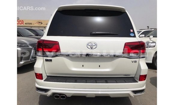 Buy Import Toyota Land Cruiser White Car in Import - Dubai in Al Jazirah State Buy Import Toyota Land Cruiser White Car in Import - Dubai in Al Jazirah State