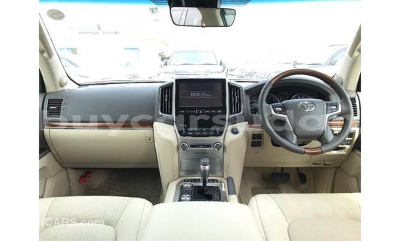 Buy Import Toyota Land Cruiser White Car in Import - Dubai in Al Jazirah State Buy Import Toyota Land Cruiser White Car in Import - Dubai in Al Jazirah State