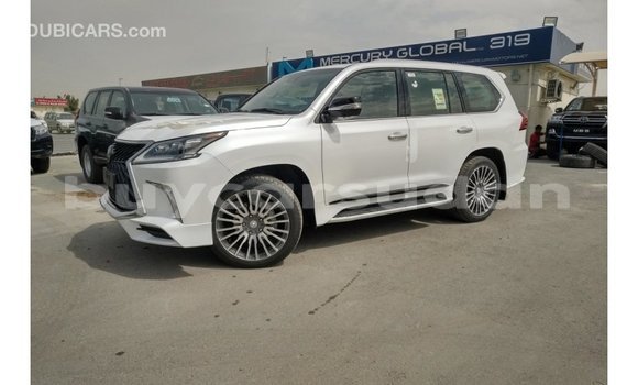 Acheter Import Voiture Lexus LX Blanc à Import - Dubai, État d'Al Jazirah Acheter Import Voiture Lexus LX Blanc à Import - Dubai, État d'Al Jazirah