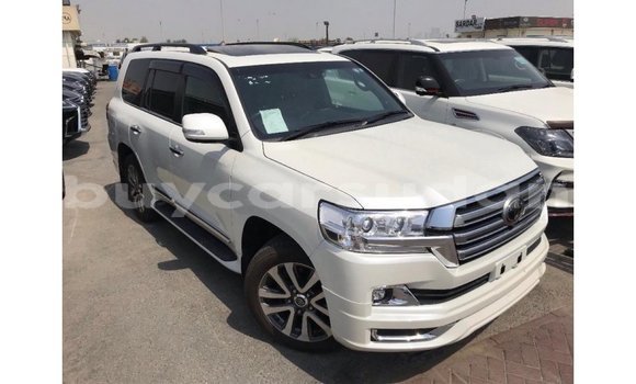 Buy Import Toyota Land Cruiser White Car in Import - Dubai in Al Jazirah State Buy Import Toyota Land Cruiser White Car in Import - Dubai in Al Jazirah State