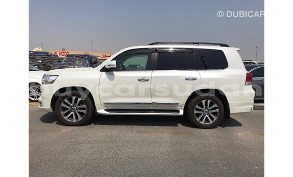 Buy Import Toyota Land Cruiser White Car in Import - Dubai in Al Jazirah State Buy Import Toyota Land Cruiser White Car in Import - Dubai in Al Jazirah State