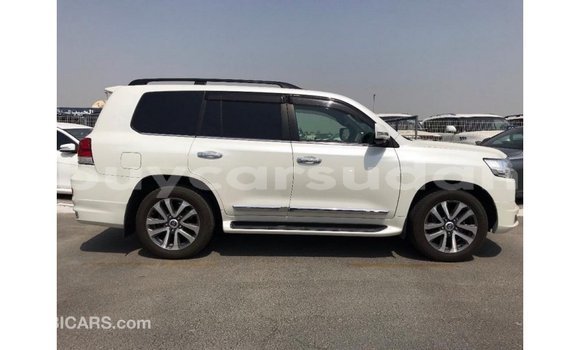 Buy Import Toyota Land Cruiser White Car in Import - Dubai in Al Jazirah State Buy Import Toyota Land Cruiser White Car in Import - Dubai in Al Jazirah State