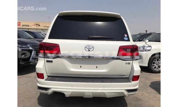 Buy Import Toyota Land Cruiser White Car in Import - Dubai in Al Jazirah State Buy Import Toyota Land Cruiser White Car in Import - Dubai in Al Jazirah State