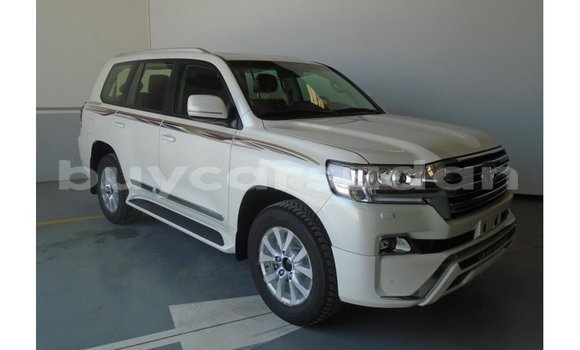 Buy Import Toyota Land Cruiser White Car in Import - Dubai in Al Jazirah State Buy Import Toyota Land Cruiser White Car in Import - Dubai in Al Jazirah State