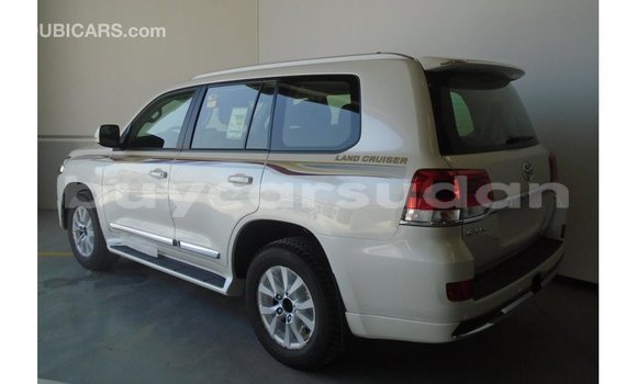 Buy Import Toyota Land Cruiser White Car in Import - Dubai in Al Jazirah State Buy Import Toyota Land Cruiser White Car in Import - Dubai in Al Jazirah State
