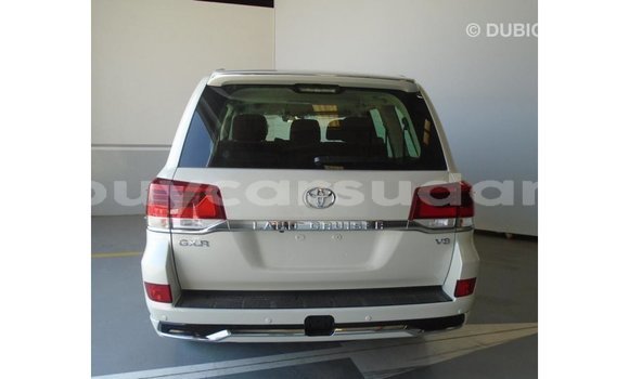 Buy Import Toyota Land Cruiser White Car in Import - Dubai in Al Jazirah State Buy Import Toyota Land Cruiser White Car in Import - Dubai in Al Jazirah State