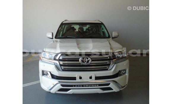 Buy Import Toyota Land Cruiser White Car in Import - Dubai in Al Jazirah State Buy Import Toyota Land Cruiser White Car in Import - Dubai in Al Jazirah State