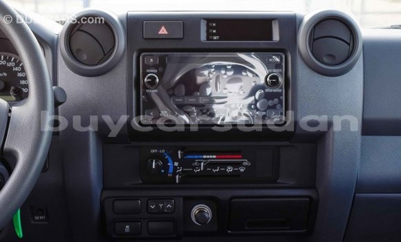 Buy Import Toyota Land Cruiser White Car in Import - Dubai in Al Jazirah State Buy Import Toyota Land Cruiser White Car in Import - Dubai in Al Jazirah State