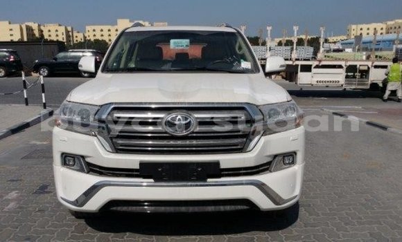 Buy Import Toyota Land Cruiser White Car in Import - Dubai in Al Jazirah State Buy Import Toyota Land Cruiser White Car in Import - Dubai in Al Jazirah State