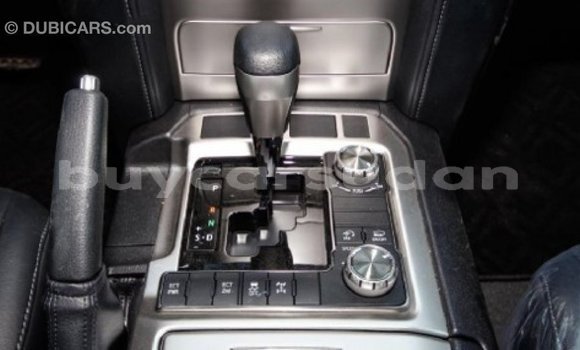 Buy Import Toyota Land Cruiser White Car in Import - Dubai in Al Jazirah State Buy Import Toyota Land Cruiser White Car in Import - Dubai in Al Jazirah State