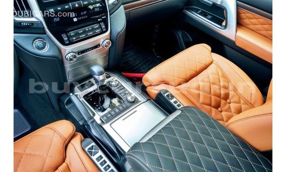 Acheter Import Voiture Toyota Land Cruiser Noir à Import - Dubai, État d'Al Jazirah Acheter Import Voiture Toyota Land Cruiser Noir à Import - Dubai, État d'Al Jazirah