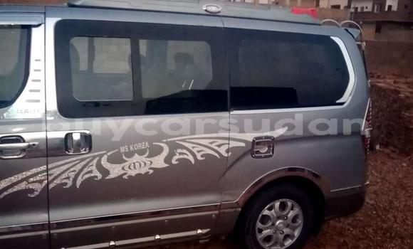 Buy Used Hyundai H1 Silver Car in Omdourman in Khartoum