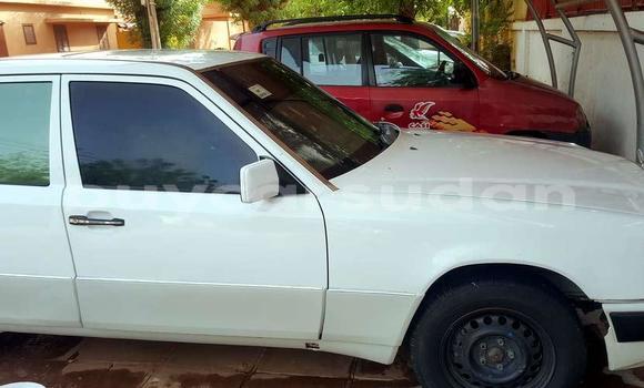 Buy Used Mercedes-Benz E–Class White Car in Khartoum in Khartoum